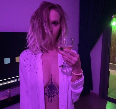 pink princess on sky セックスポルノスター ギャラリー