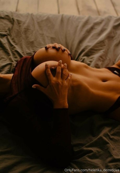 Helenka Demidova ヌードモデル 写真