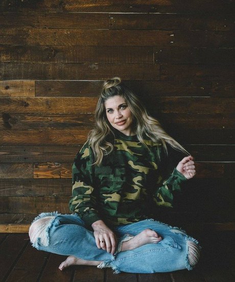 Danielle Fishel ホットなモデル 画像