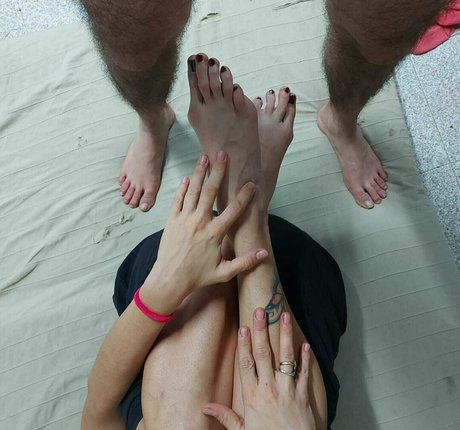 毛深い茂みオンリーファンズ ヌード 写真