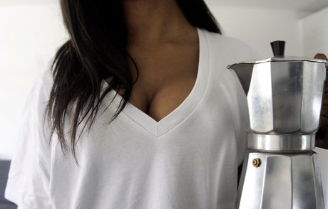 noemie noirfree ポルノモデル 写真