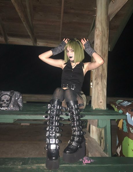 vampviolet 裸モデル 写真