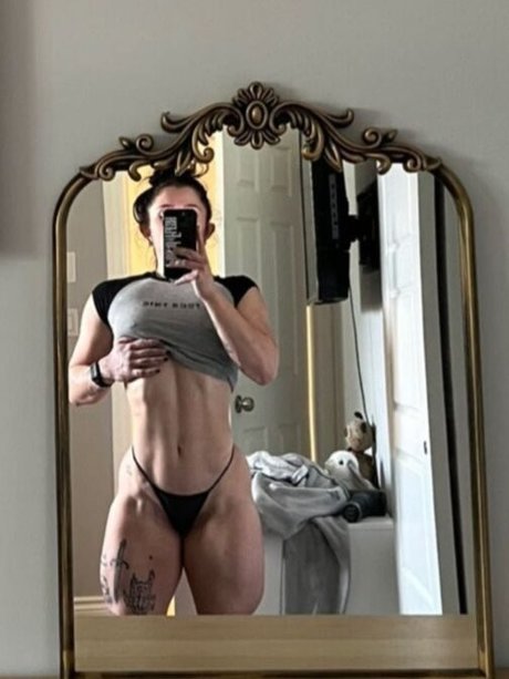 Dgeorgiee 完璧な女優 画像