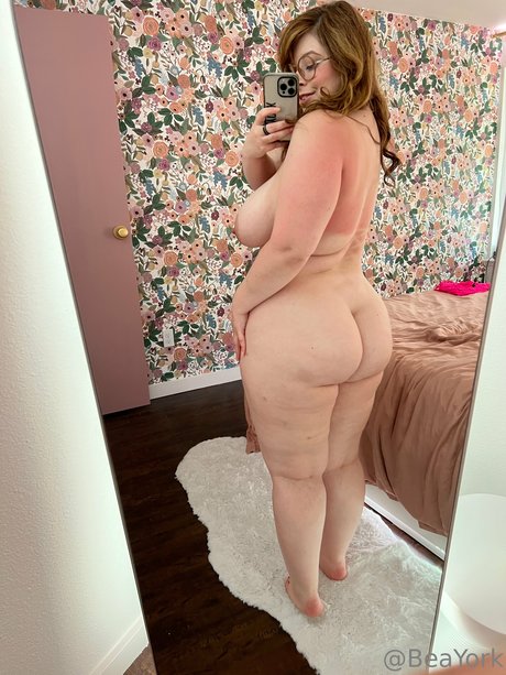 アジアのおっぱいオンリーファンズ アートヌード 写真