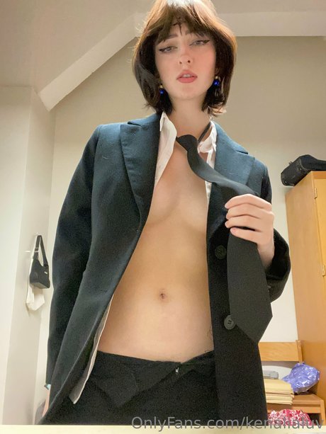Julia Neis 無料女優 写真