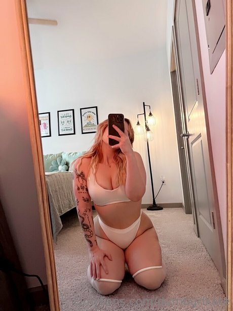 Dumbgrlkate HD女優 写真