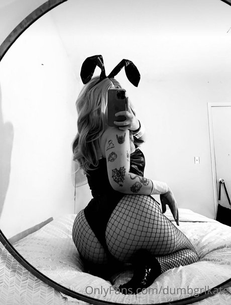 Dumbgrlkate 裸のモデル 画像