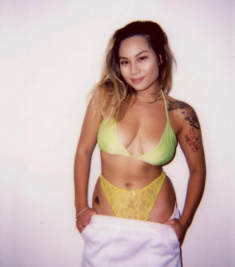 Victoria Kuang トップモデル 画像