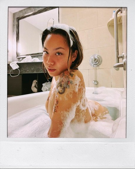 Victoria Kuang 限定モデル 写真