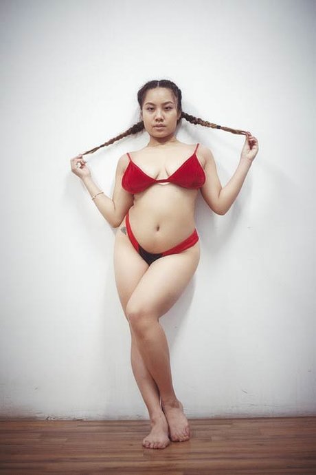 Victoria Kuang アートスター ギャラリー