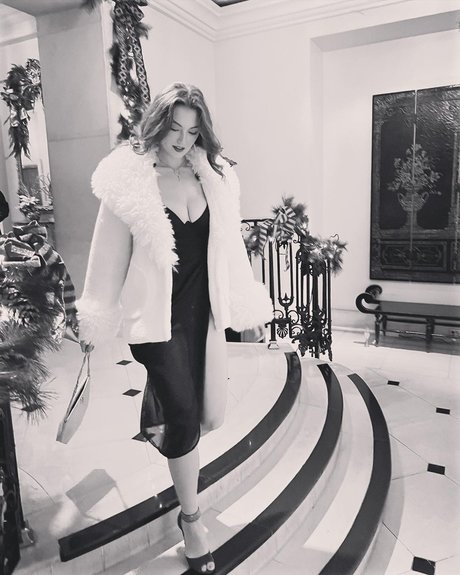 背の高い熟女オンリーファンズ セクシーヌード ギャラリー