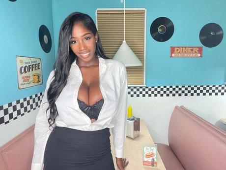 クリーミーなオンリーファンズ 裸 ギャラリー