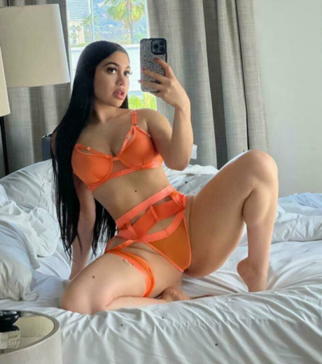 セックスガールズオンリーファンズ トップ 写真