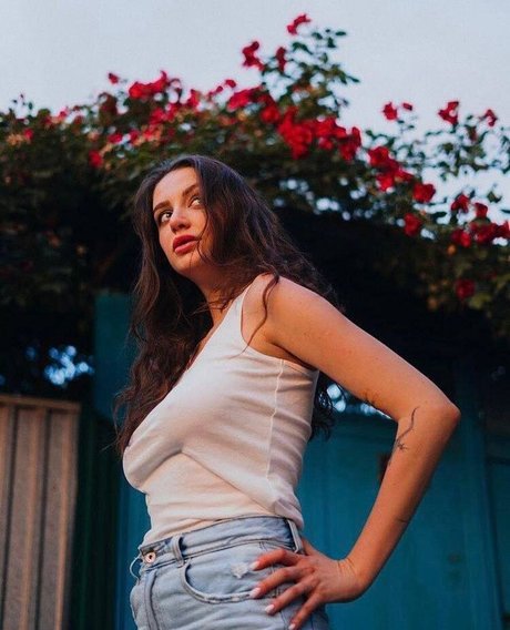 Lyasheva セクシーモデル 写真