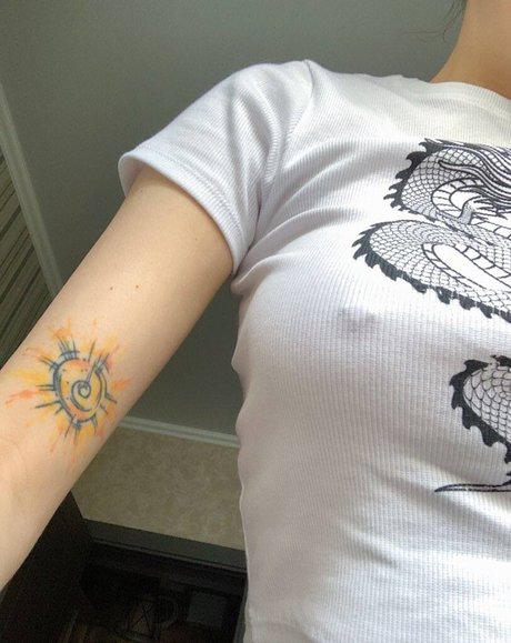 Lyasheva 裸の女優 写真