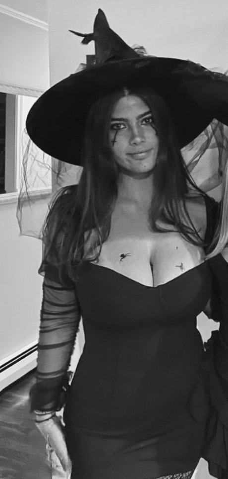 裸の写真 オンリーファンズ アートポルノ 画像