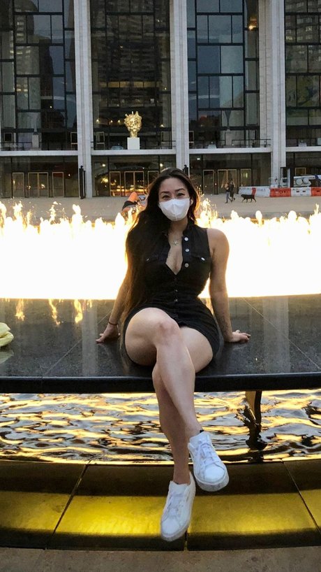 黒檀のお尻オンリーファンズ ホット裸 アーカイブ