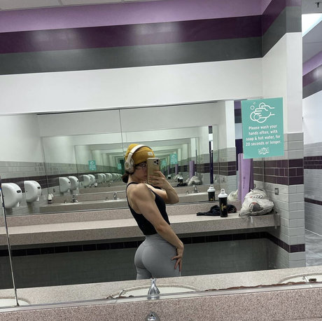 DMオンリーファン セクシーヌード 画像