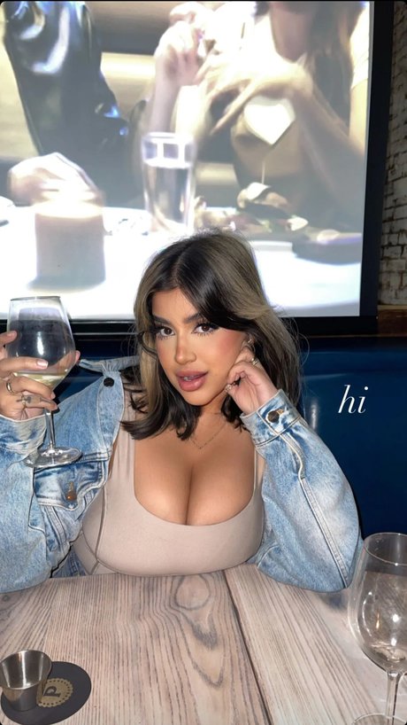 Kiran ホットなスター 写真