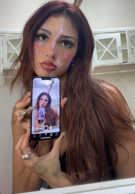 Isabella Ferregur セックスポルノスター 写真