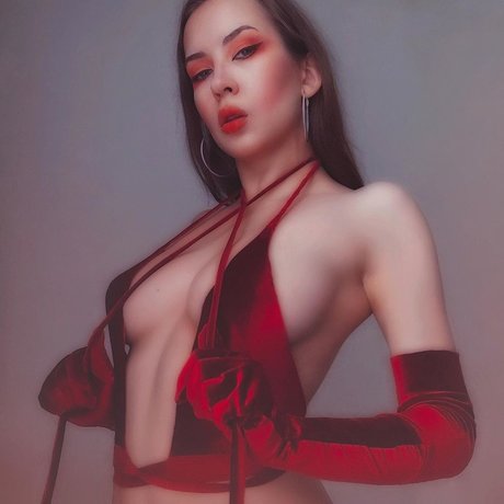 Natasha Roik 限定モデル アーカイブ
