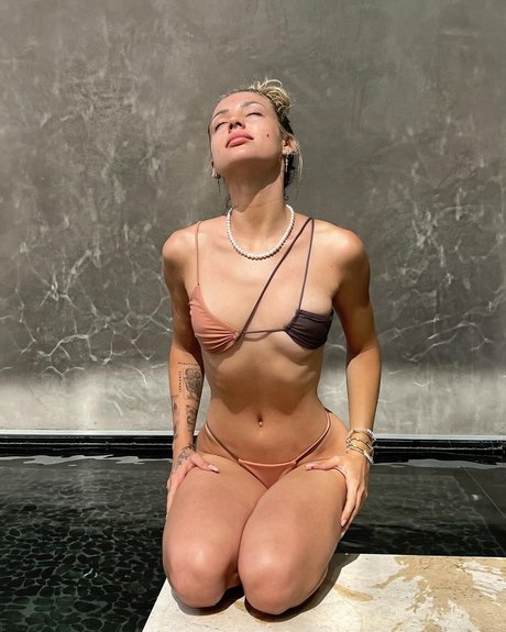 BBWソロオンリーファンズ セクシーヌード 写真