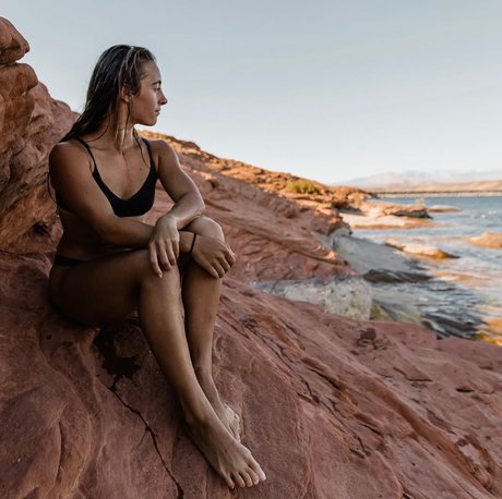 Demi Bagby 裸の女優 画像