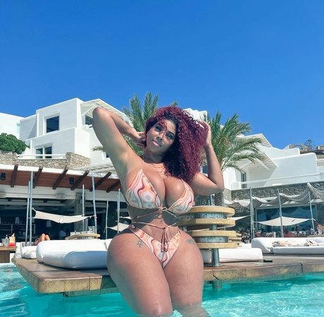 Shadee Monique ホットモデル 写真