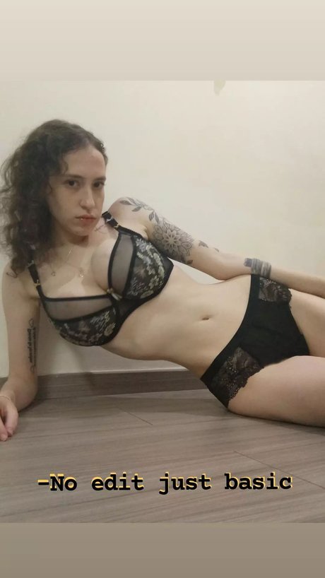 ブルネットのティーンオンリーファンズ 可愛い 写真