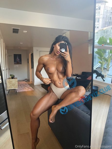 Deniz Saypinar 独占女優 写真