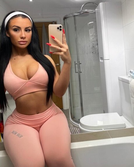 Siannfitness ポルノスター 裸 画像