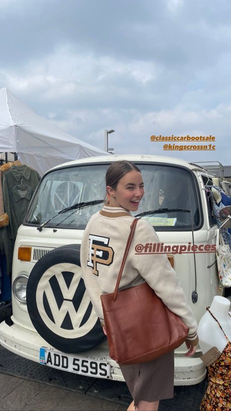 オナニー 潮吹き オンリーファンズ セクシーヌード 画像