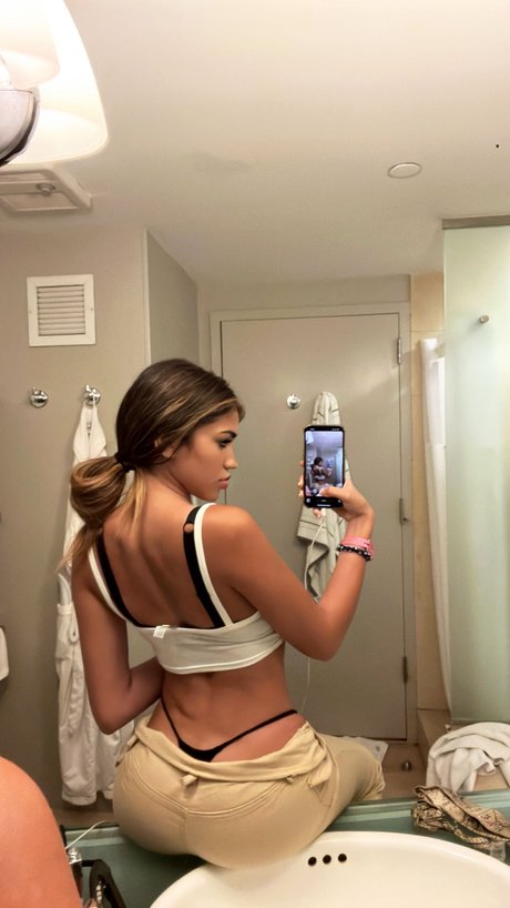 Adeline Bri スターセックス 画像