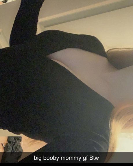 ポルノスターオンリーファンズ セックス 画像