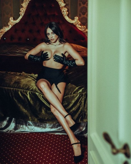 Olivia Linz 最高のスター 写真