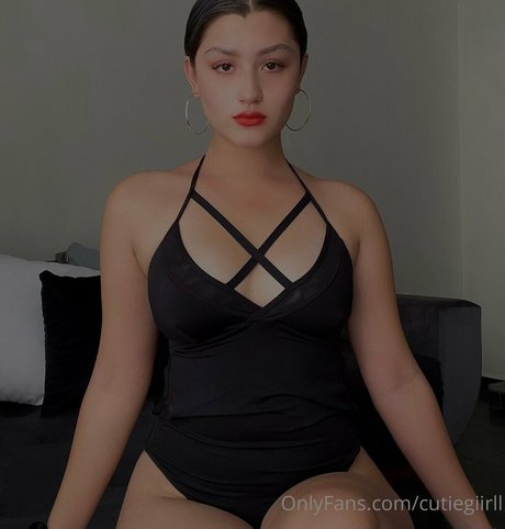 熟女オナニーオンリーファンズ ホットヌード 写真