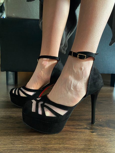 Julia Damro セックスモデル 画像