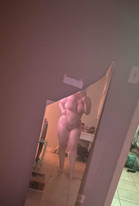 大きなお尻のアジア人オンリーファンズ ポルノグラフィック ギャラリー