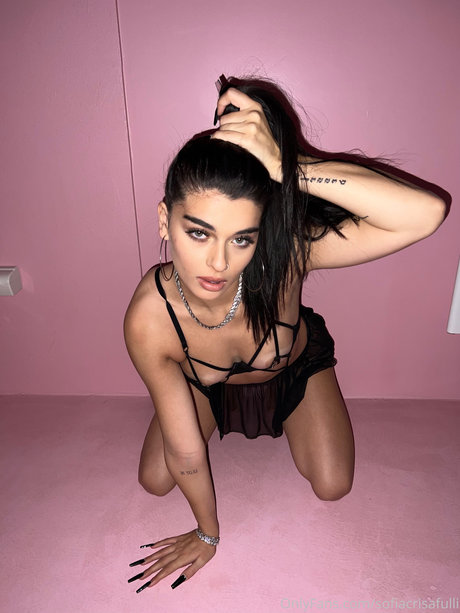 Sofia Crisafulli ヌードモデル 写真