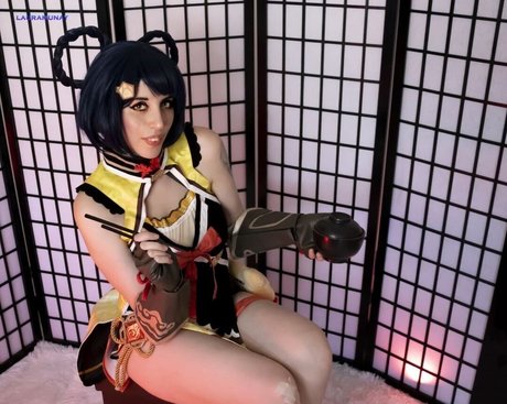 Lauramunay スター 裸 画像