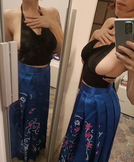 Lauramunay アダルトモデル 写真