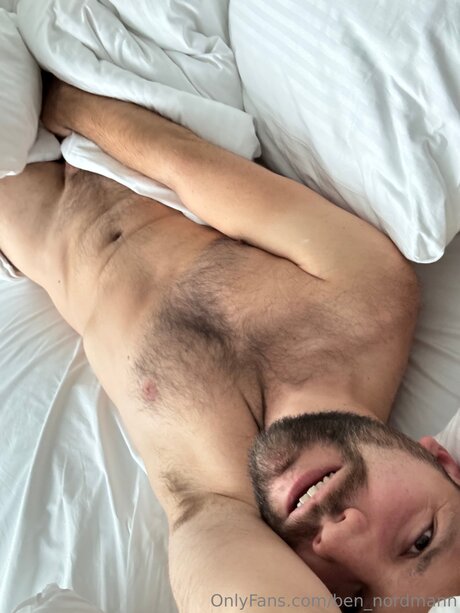 エモヌードオンリーファンズ ポルノグラフィック アーカイブ