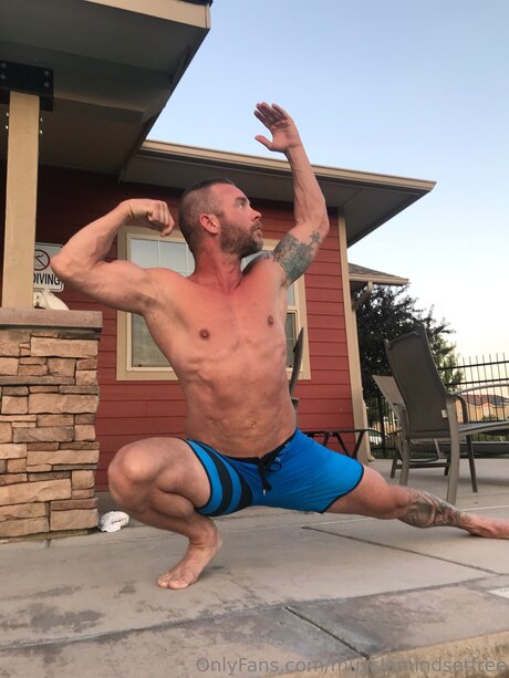Musclemindsetfree エロティックなモデル アーカイブ