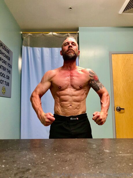 Musclemindsetfree アダルトスター 写真