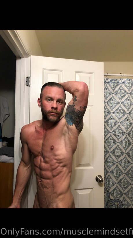 Musclemindsetfree ポルノスター 写真