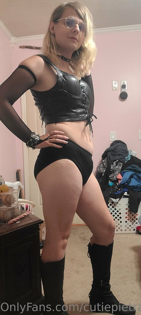 Cutiepietrans22 独占女優 写真