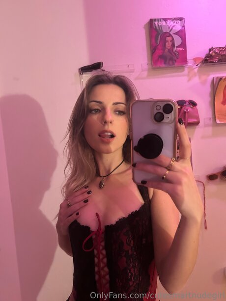 Cutesmartnudegirl ヌードのポルノスター アーカイブ