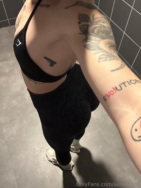 Ainaxx888 ポルノスター 写真