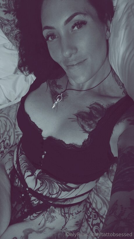Tattobsessed ポルノ女優 画像