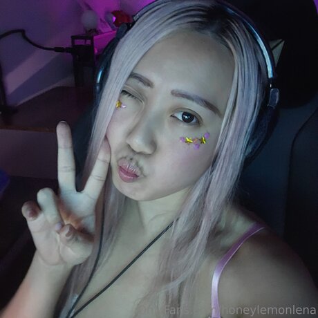 Honeylemonlena 美しい女優 写真